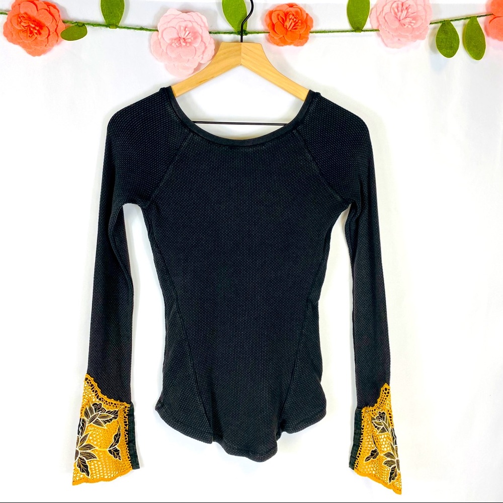 Free People Masquerade sleeves black thermal Small